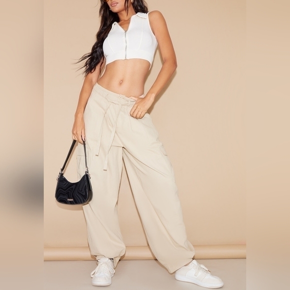 NWT Pretty Little Thing Cream Rib Collar Zip Crop Top - Picture 5 of 12